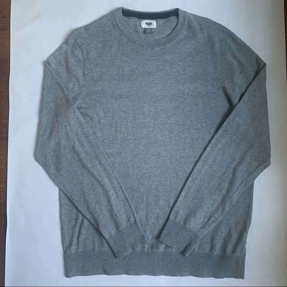 Men’s gray Old Navy crewneck sweater